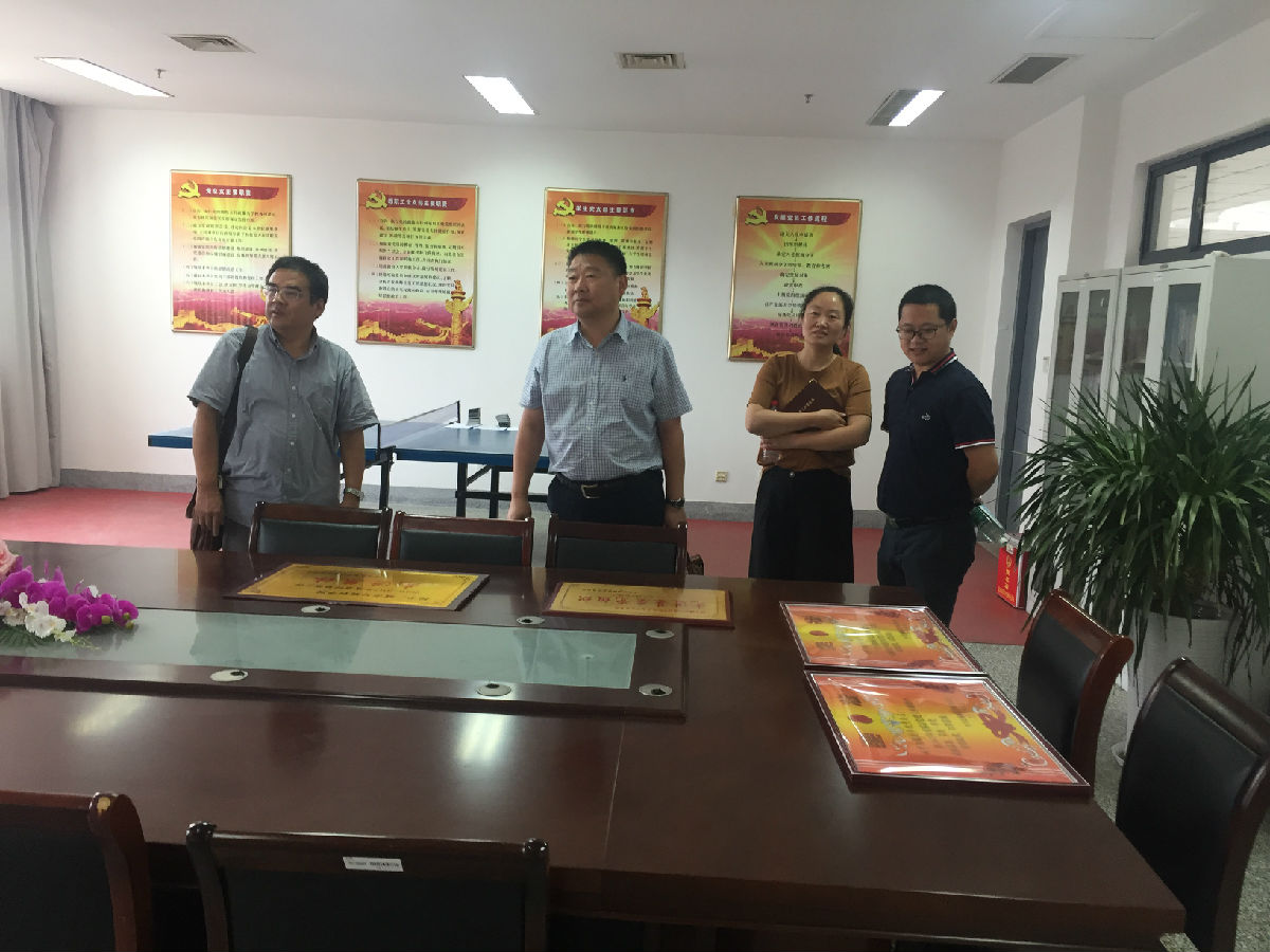 盛明一行在盐城师范学院城市与规划学院调研学习